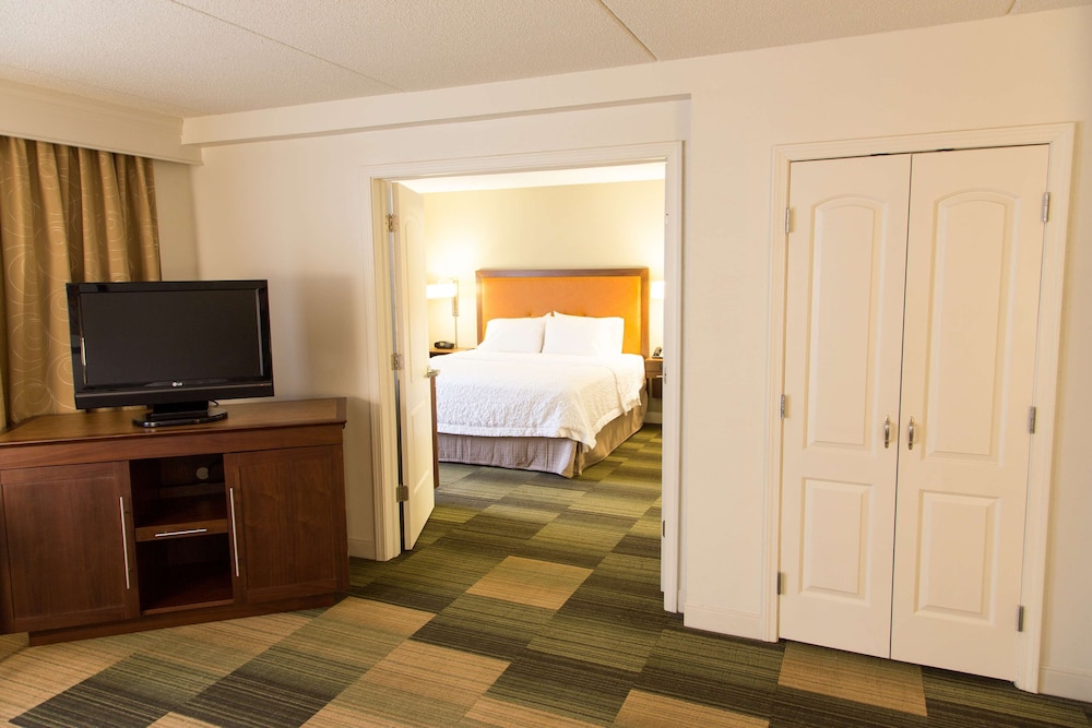 Hampton Inn Suites Albany Downtown 18/55