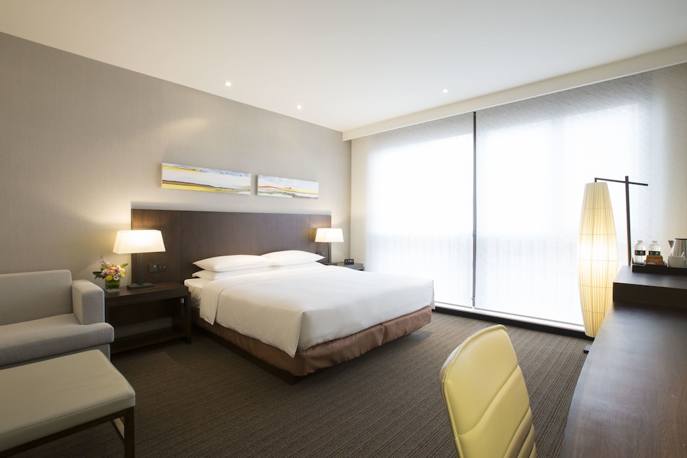 Hyatt Place Shanghai New Hongqiao 8/40