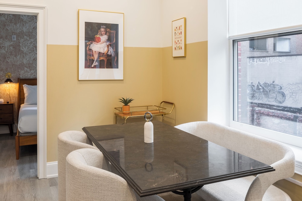 Sosuite at French Quarters - Rittenhouse Square 33/50