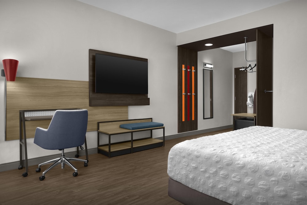 Tru by Hilton Midland East 34/39