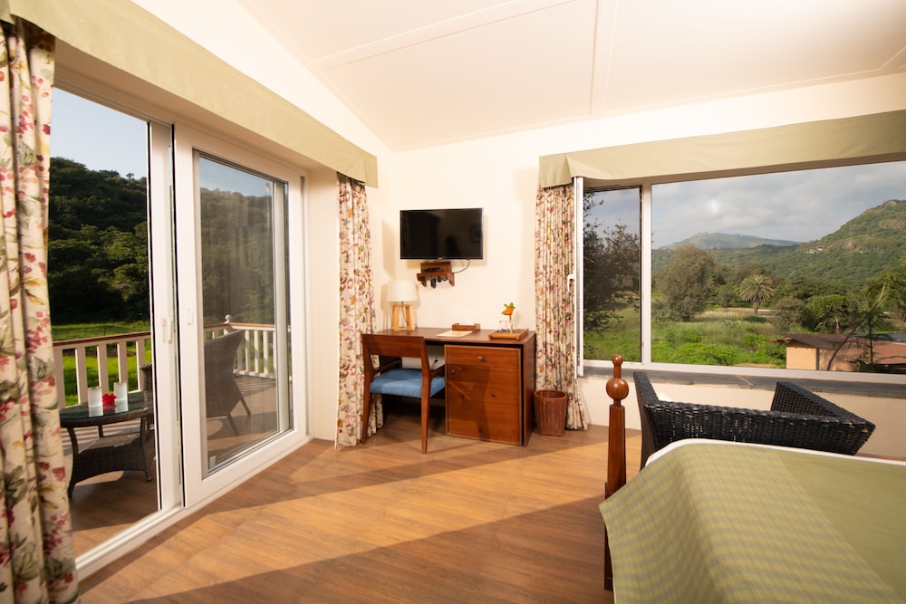 COTTAGE, MOUNTAIN VIEW, BALCONY