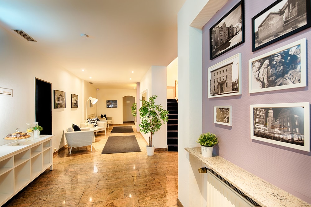 Home Hotel 54/59