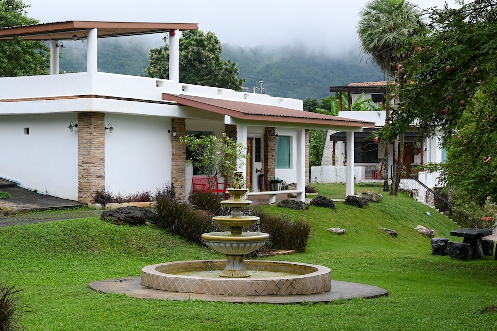 Swiss Valley Hip Resort Ratchaburi 41/50