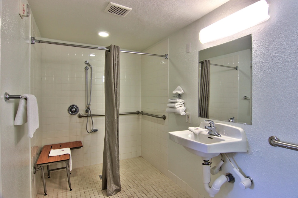 Motel6 West Sacramento, CA 57/60
