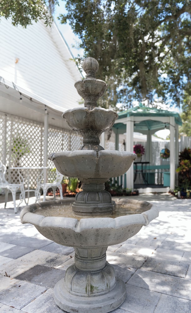 The Heirloom Inn 4/46