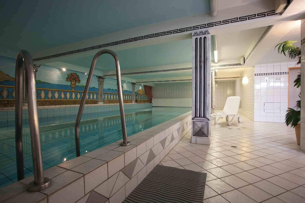 Pp-Hotel Grefrather Hof 12/28