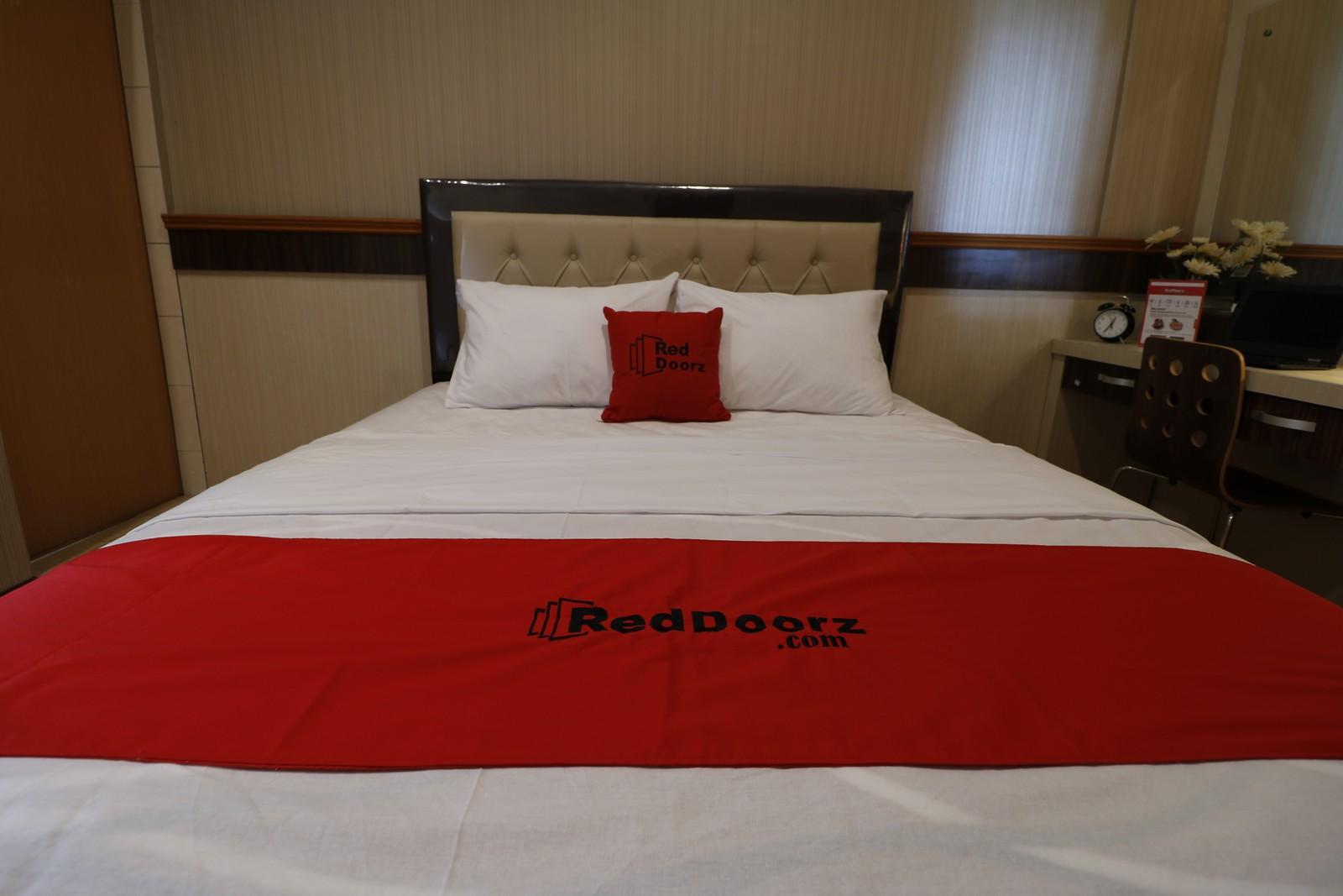 RedDoorz Plus near Universitas Sumatera Utara (RedDoorz - Natio Hotel) 13/21