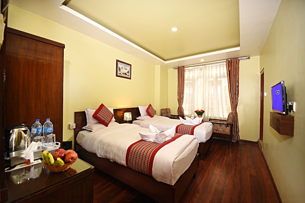 ROOM, TWIN BEDS