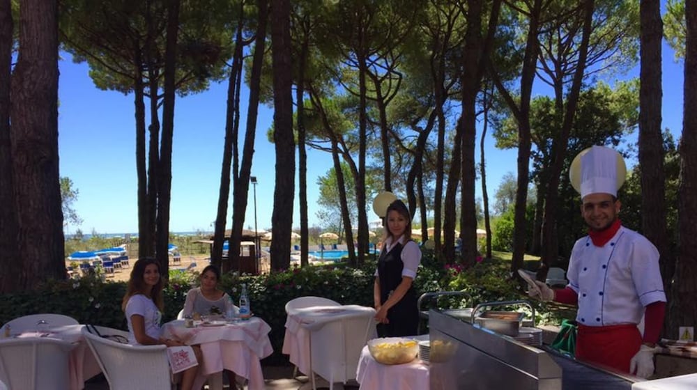 HOTEL BEAU RIVAGE PINETA 23/54