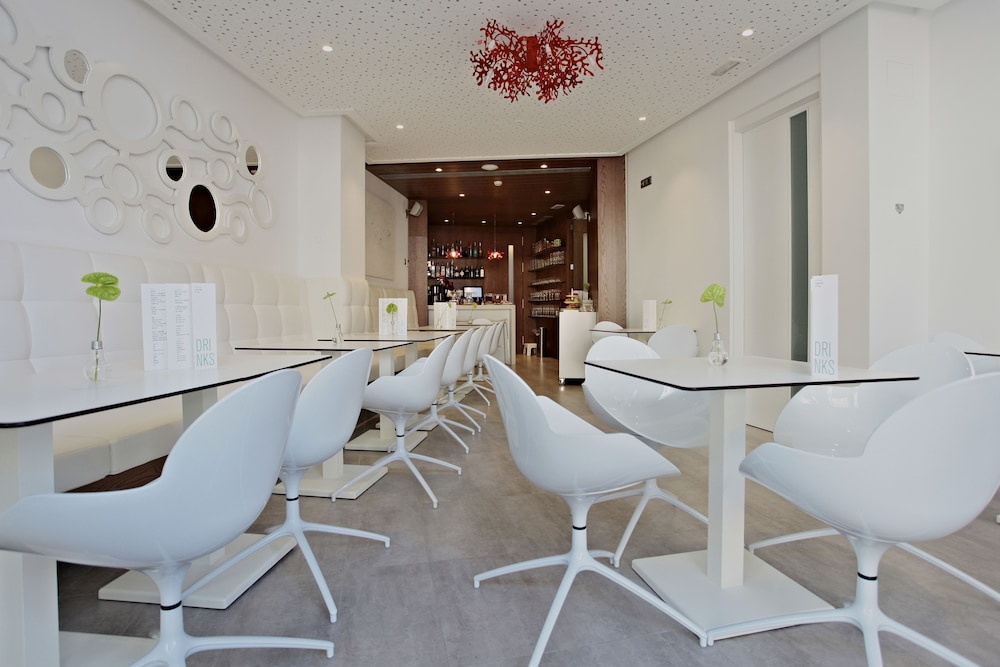 Mar Calma Hotel 53/59