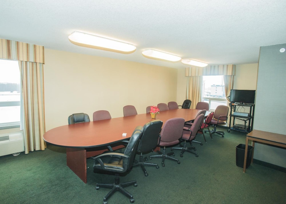 Lakeview Inn & Suites Fort Saskatchewan 26/28