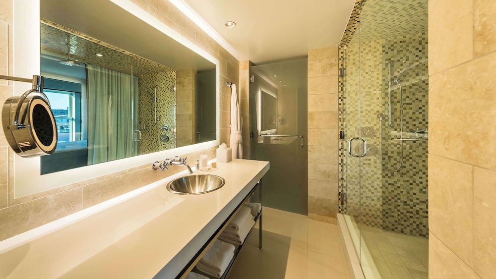 ANDAZ, SUITE