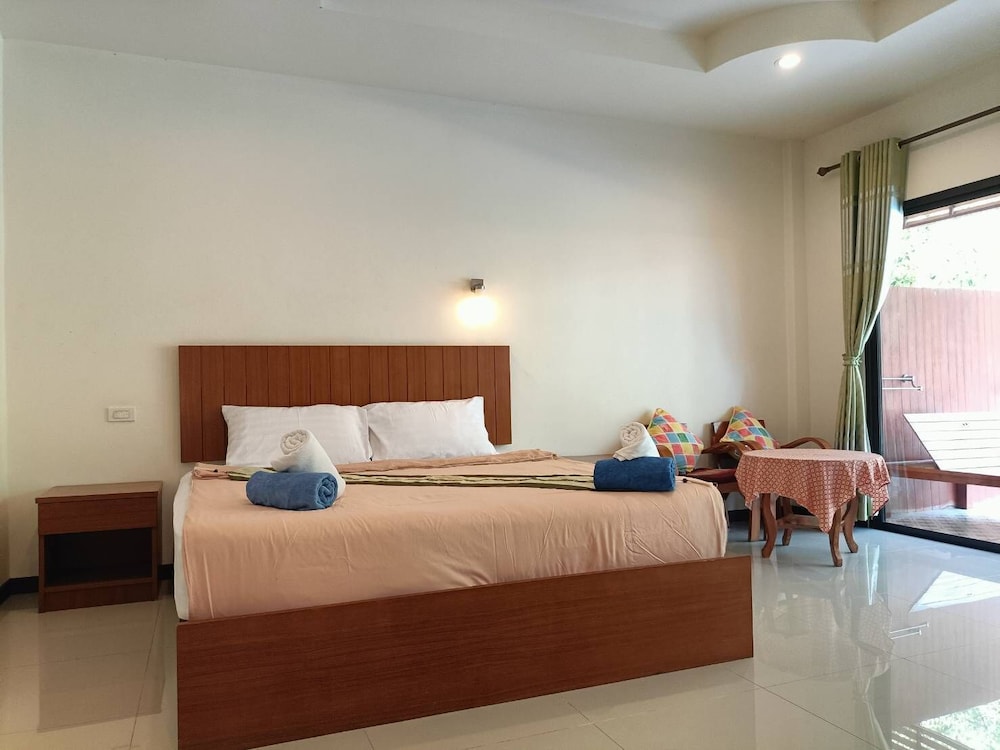 Baan Suan Resort 11/54