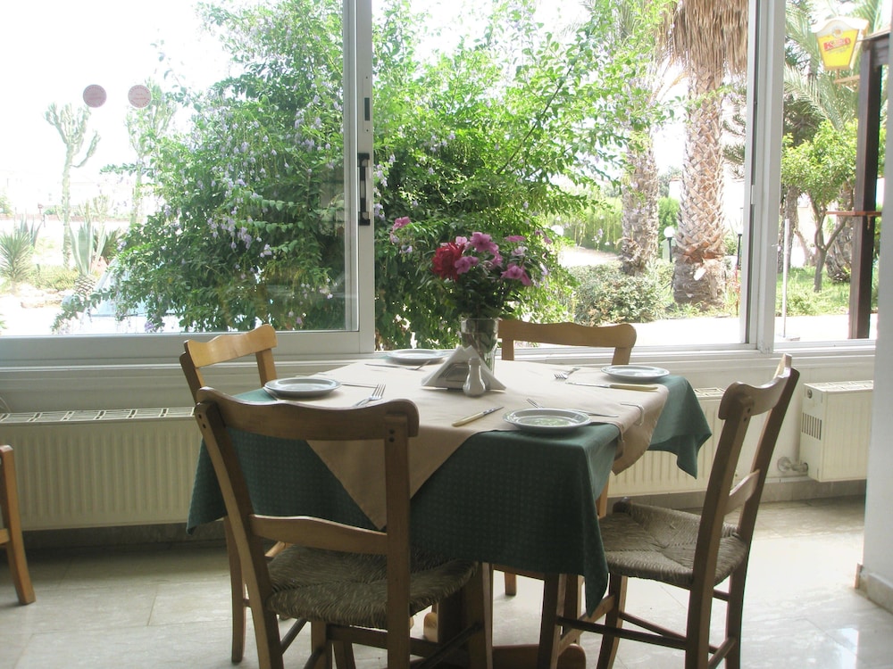 DebbieXenia Hotel Apartments 27/45