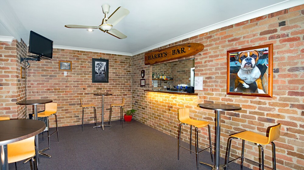 REST POINT MOTOR INN 38/58