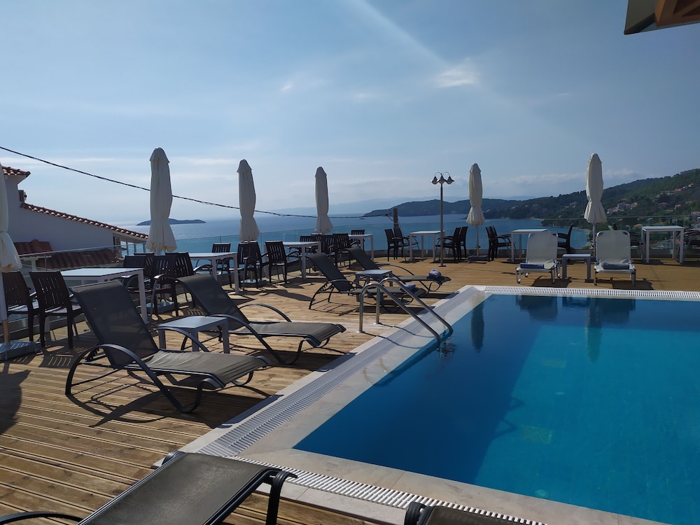 Poseidon Apartments 64/69