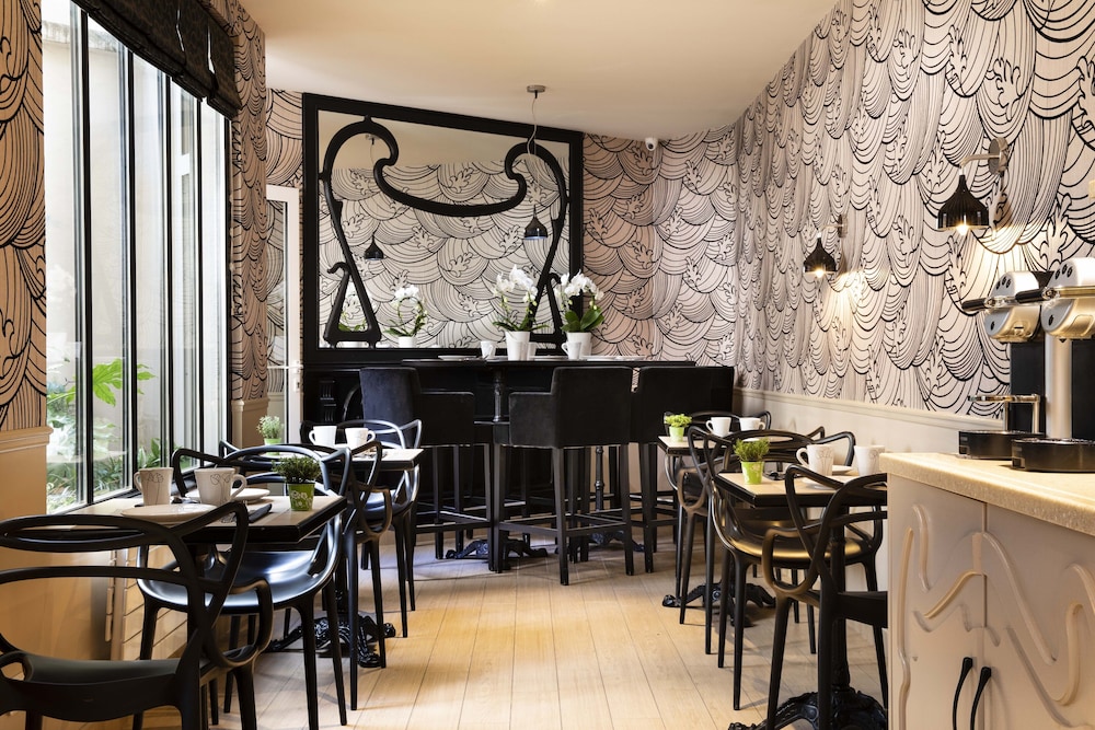 Grand Hotel Des Balcons 33/40