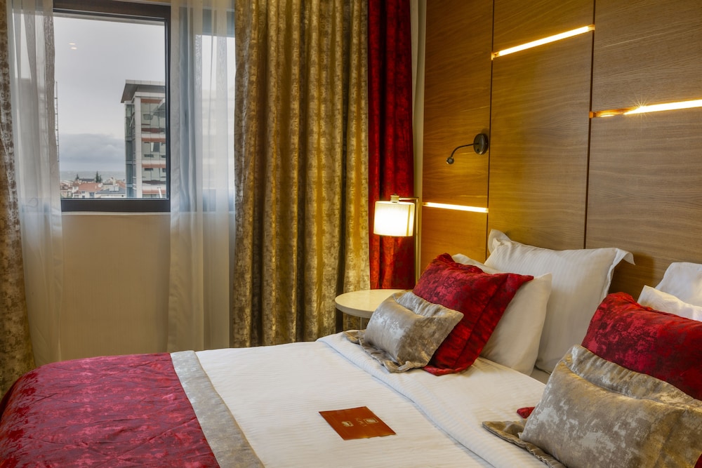 Kuhla Hotel 10/42