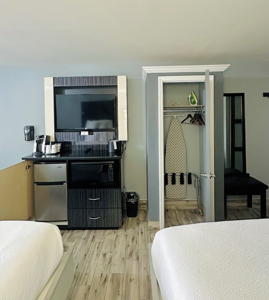 Standard, 2 Queen Beds, Bay View, Marion Motor Lodge 4/7