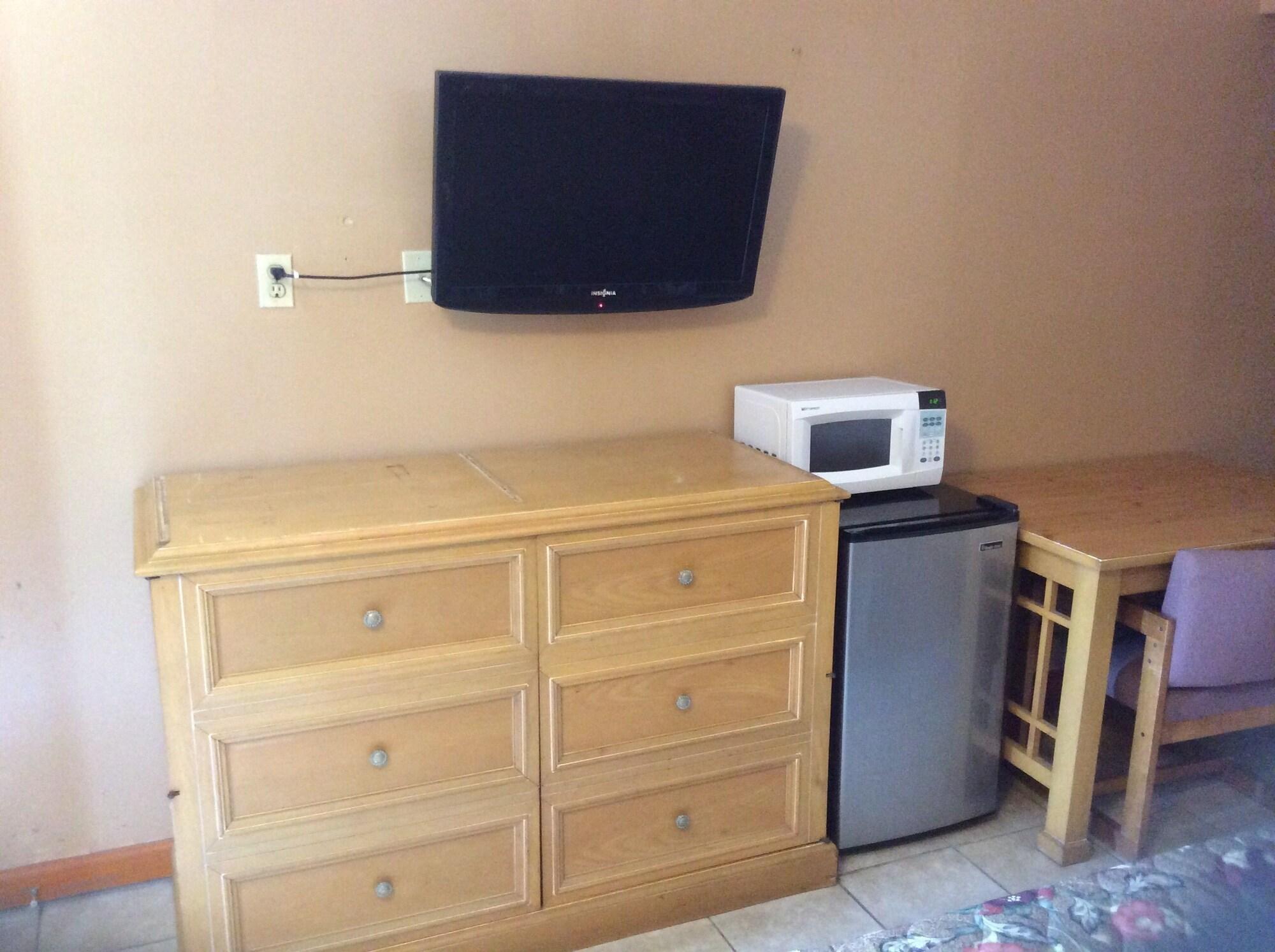 Budget Inn And Suites 1/28