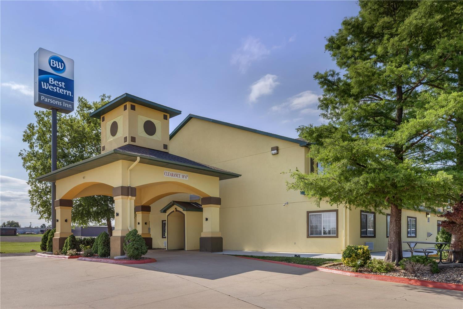 Best Western Parsons Inn 33/33