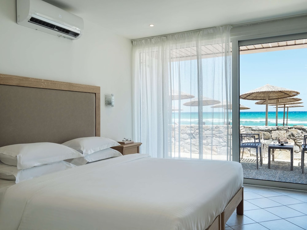 PREMIUM, JUNIOR SUITE, WATER FRONT, GROUND FLOOR