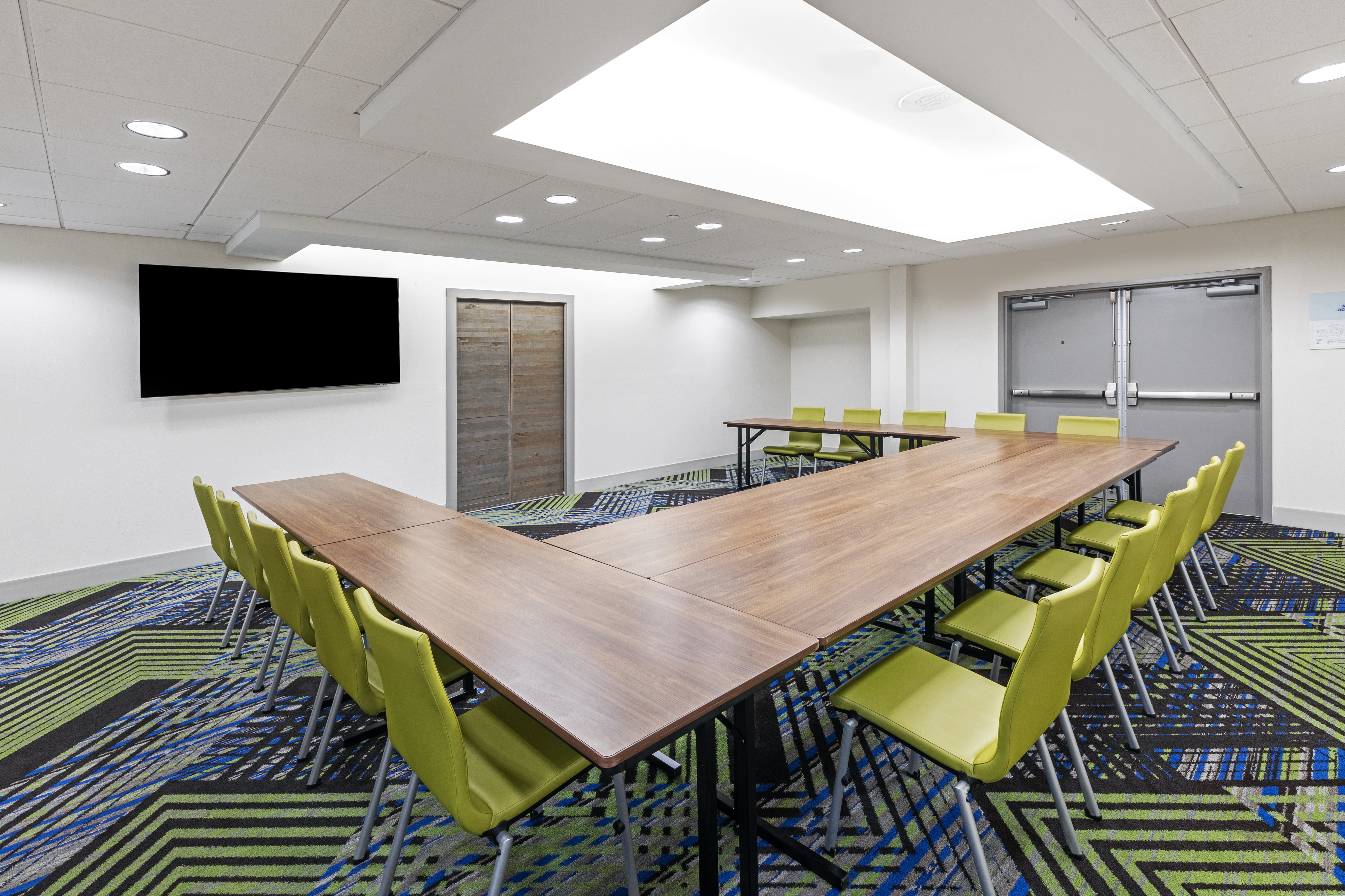 Holiday Inn Express & Suites Sulphur (Lake Charles) 42/50