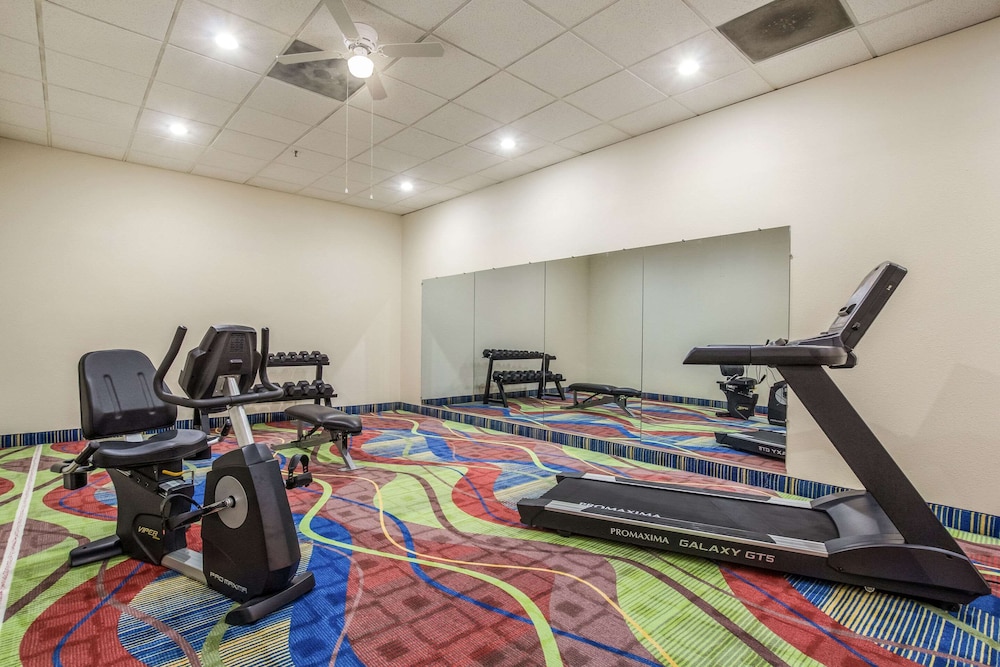 Quality Inn Grayville, IL 21/35