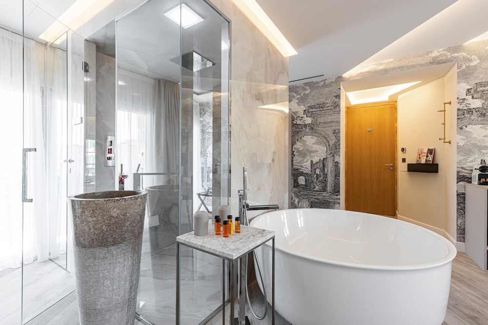 Le Dortoir Multi Storey Luxury Suites 48/50