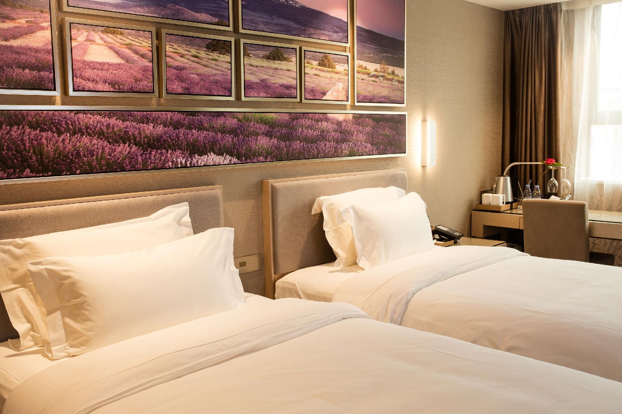Deluxe, Twin Beds