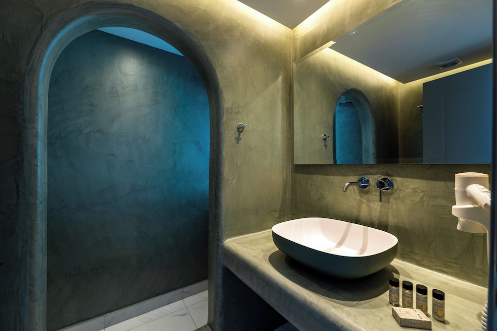 Maison De Lys Luxury Suites 69/72