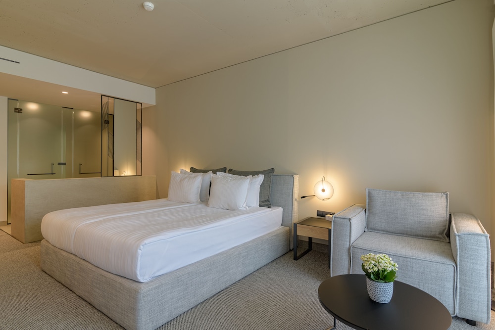 Deluxe, King Bed, Park View