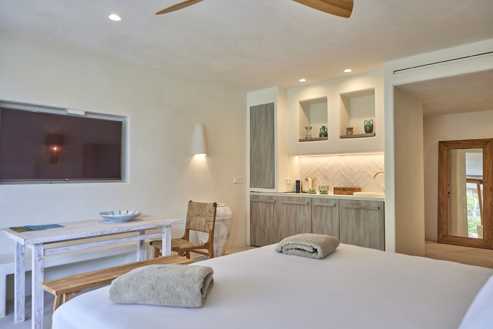 MAR SUITES FORMENTERA BY UNIVERSAL BEACH HOTELS 13/50