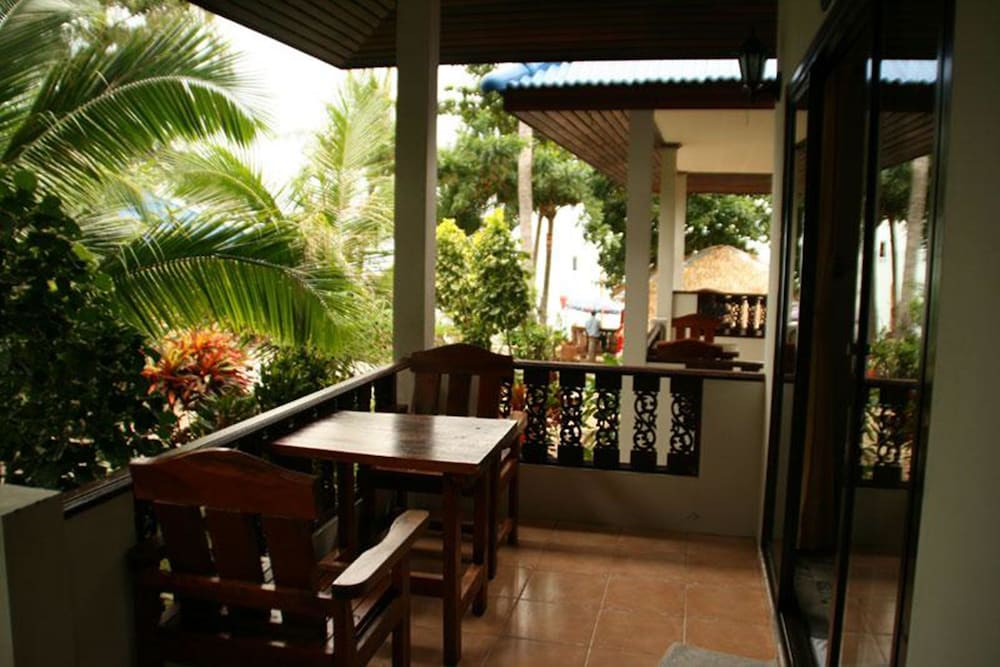 Marina Beach Resort 44/65