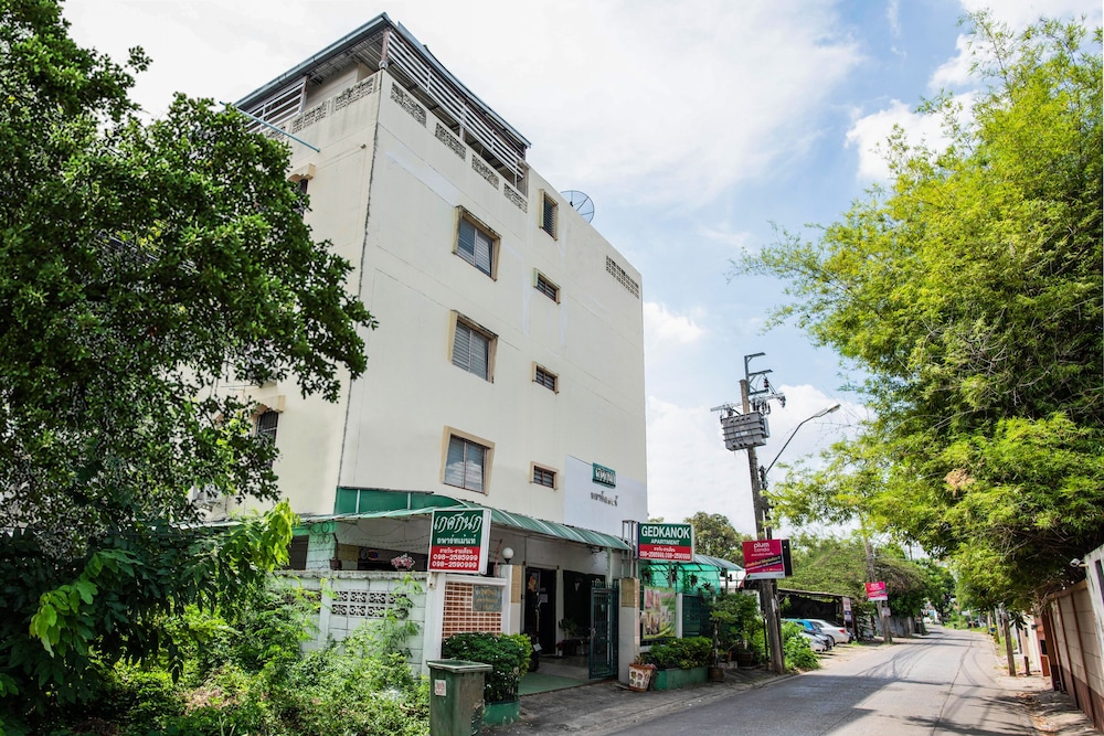 Gedkanok Apartment 7/64