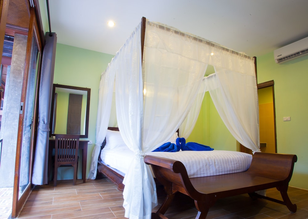 Koh Tao Beach Club 26/67