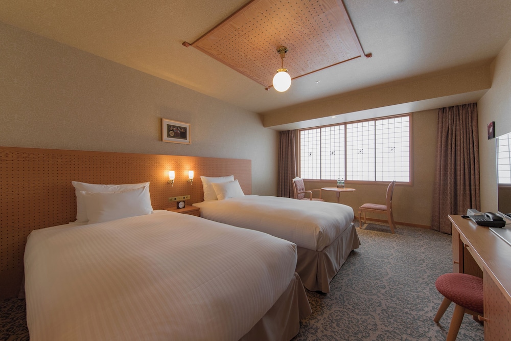ROOM, TRIPLE