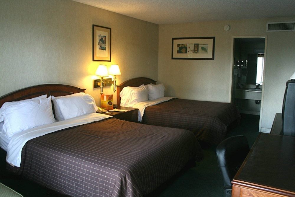 Vagabond Inn Costa Mesa 28/48
