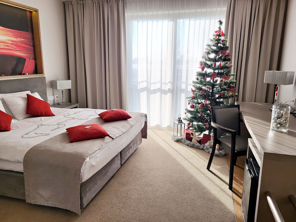 COMFORT, DOUBLE OR TWIN BED