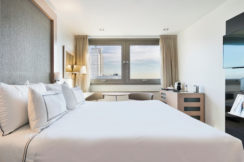 The Level, City View