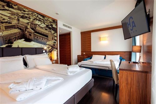 Junior Suite, King Bed, Sofa