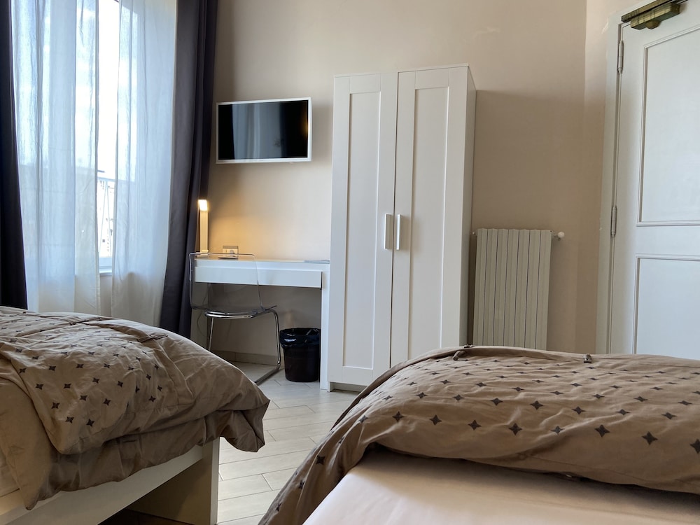 Up Hotel 14/50