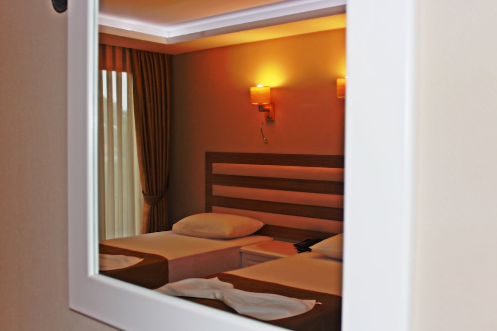Feza Otel 44/64