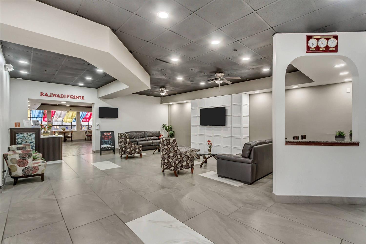 Suburban Studios Salt Lake City Airport 34/61