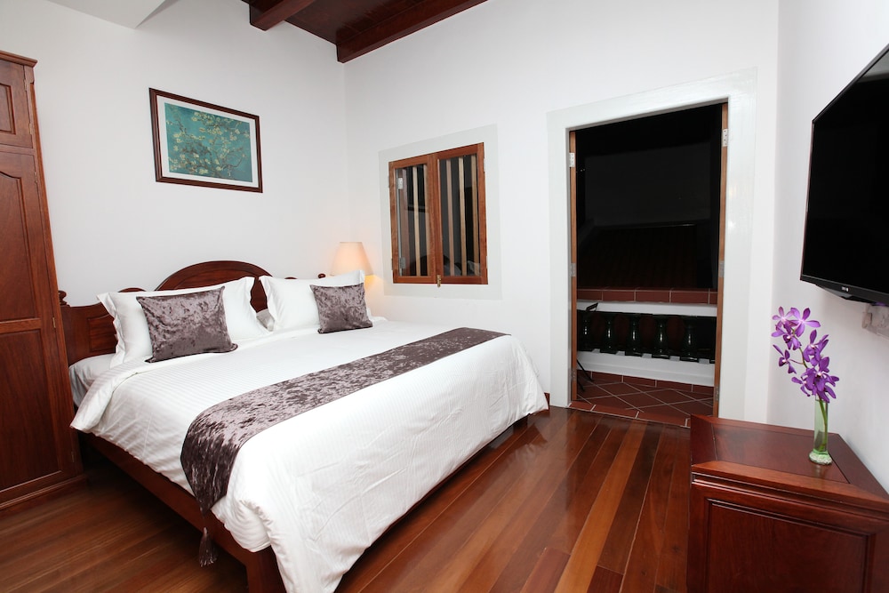 4 BEDROOMS, FAMILY, VILLA, 3 BATHROOMS, GARDEN AREA