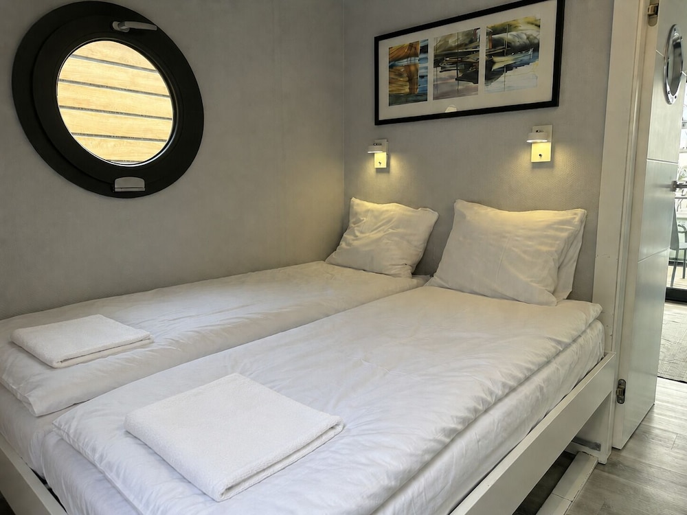 House, Double Bed, Lake View