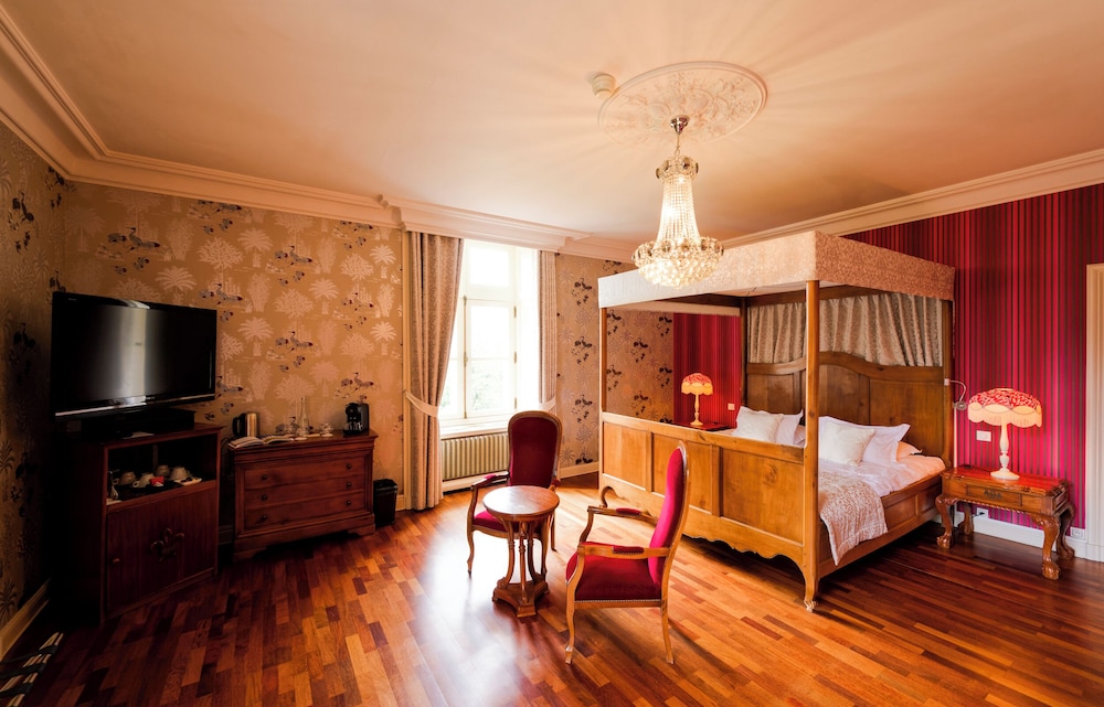 Deluxe, Multiple Beds, Garden View