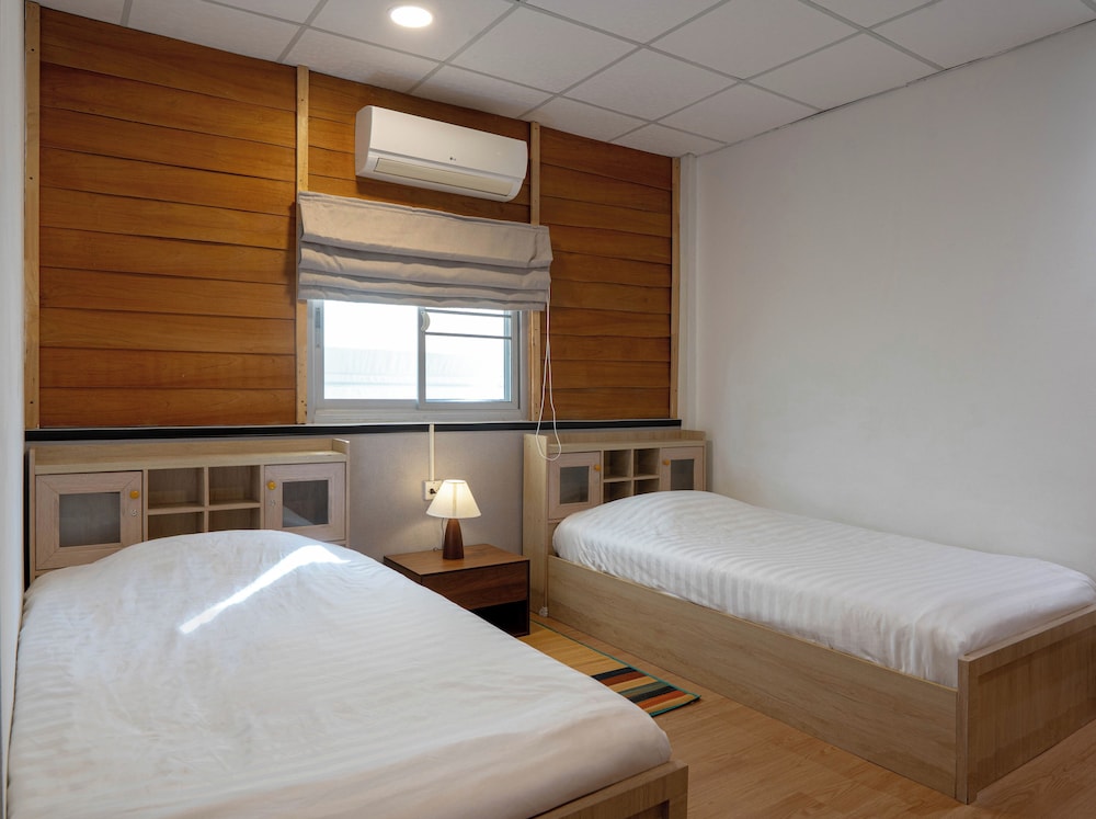 The Goose Cafe & Hostel 3/38