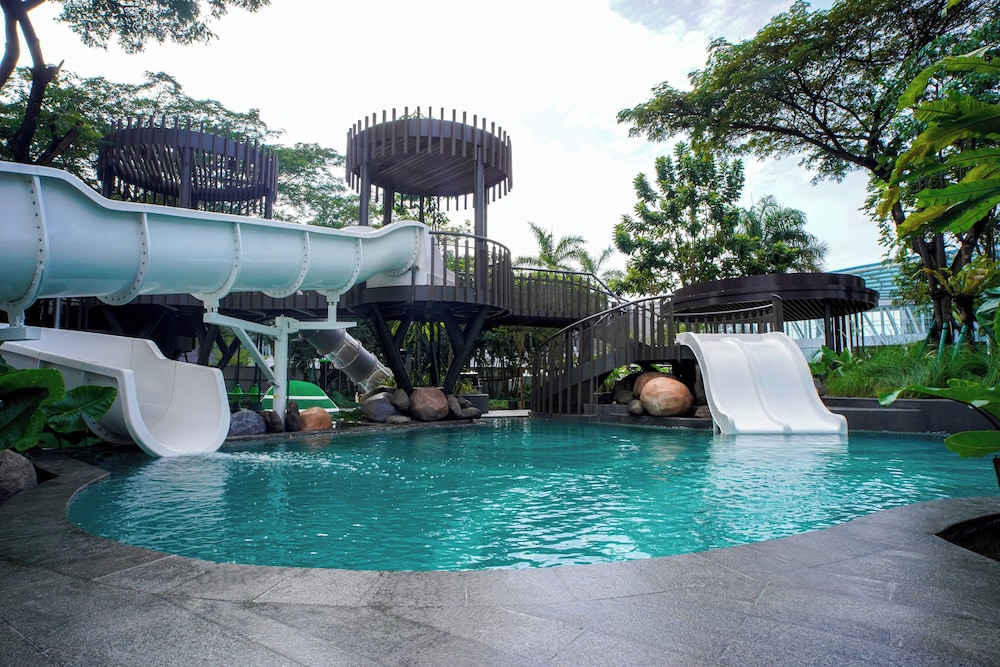RESINDA HOTEL KARAWANG, MANAGED BY PADMA HOTELS 66/67
