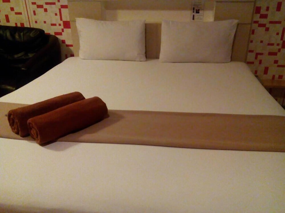 Bearing 26 Hotel 26/37